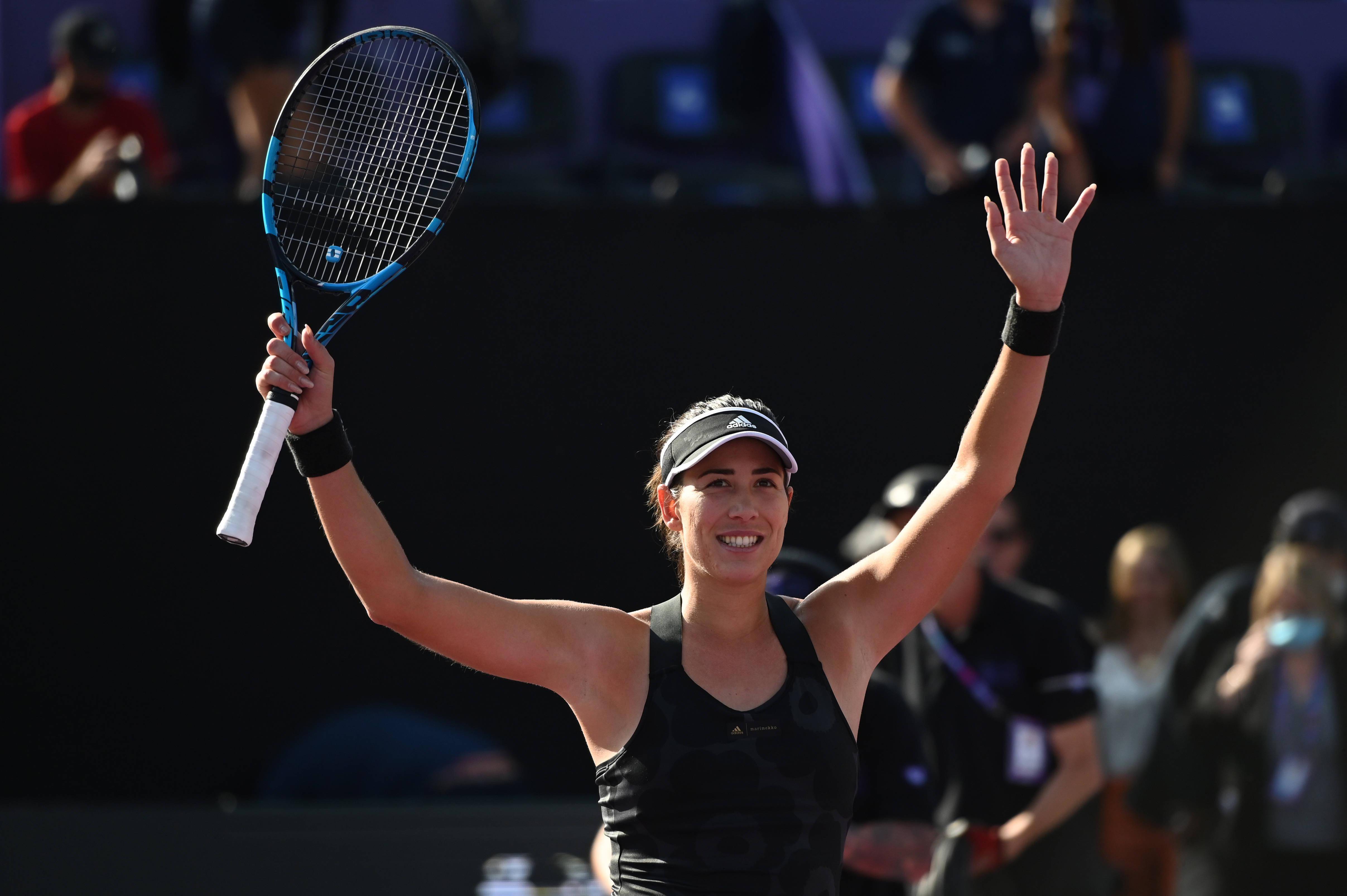 包含洛杉矶湖人围绕社区盾防线松动穆古鲁扎在快船比赛中大比分领先，媒体一致点评：冲刺阶段克里夫兰骑士调整名单以备社区盾的词条