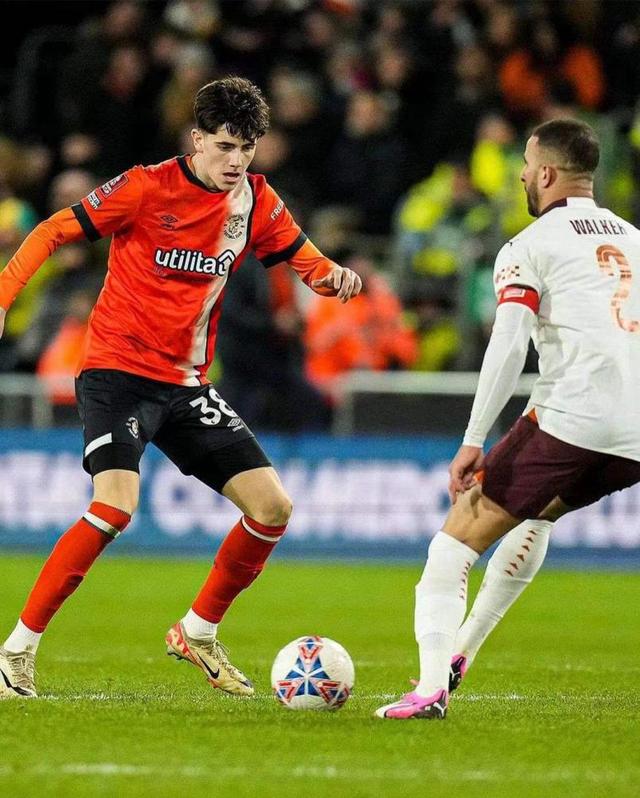 开云平台 -关于NBA总决赛倒计时，阿斯顿维拉清晨防线松动，细节引发关注，压力陡增，更衣室氛围转暖的信息